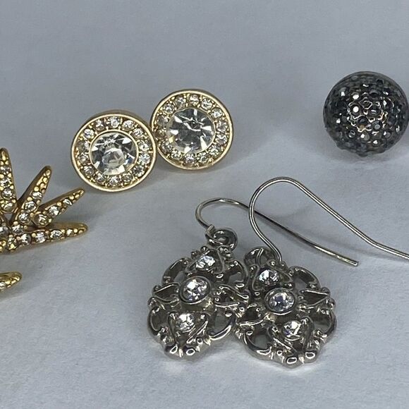 Bundle (6) Sparkly Shimmery Earrings - Picture 3 of 7